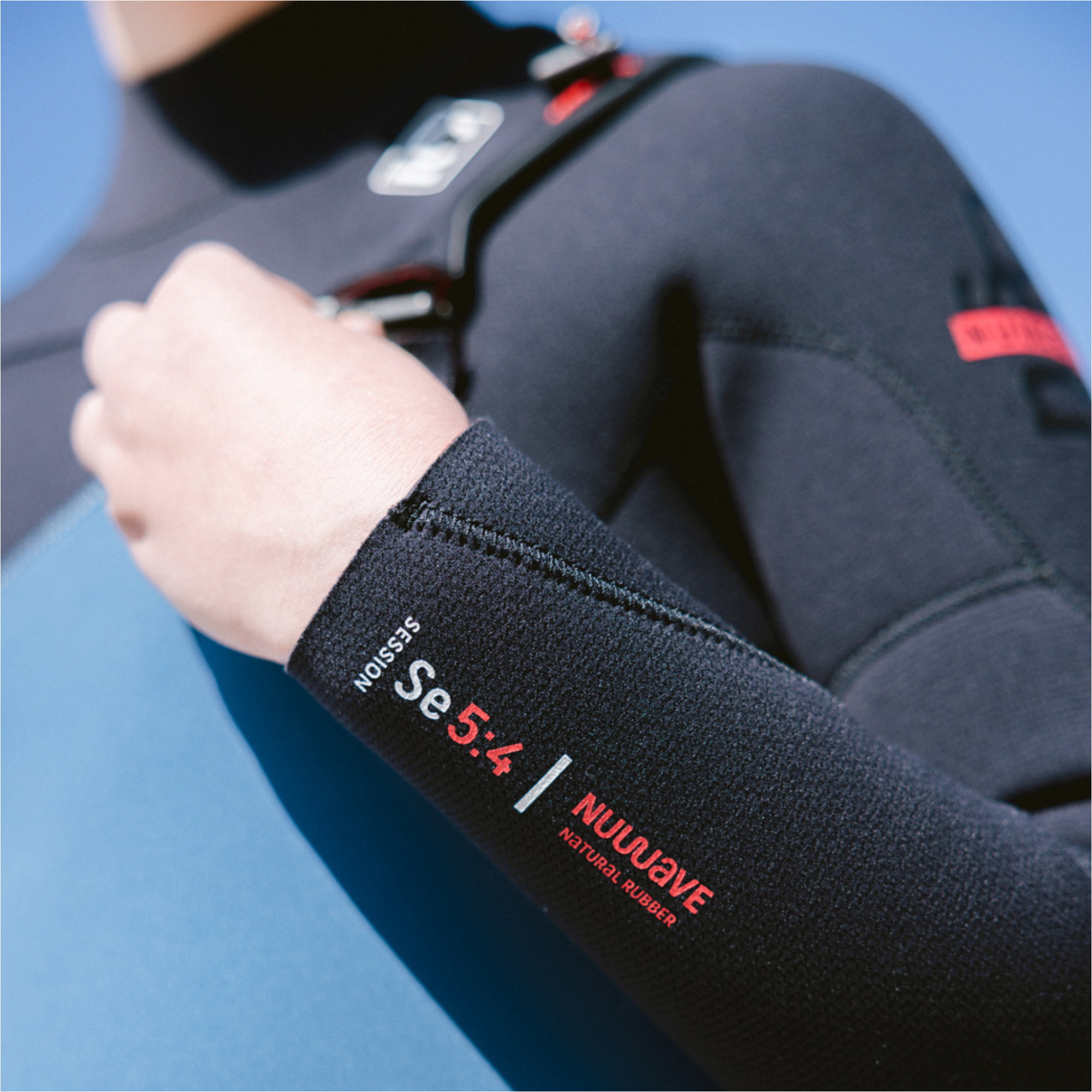 2026 C-Skins Junior Nuwave Session 5/4mm Chest Zip Wetsuit CSE54JC - Legion Blue / Black / Red